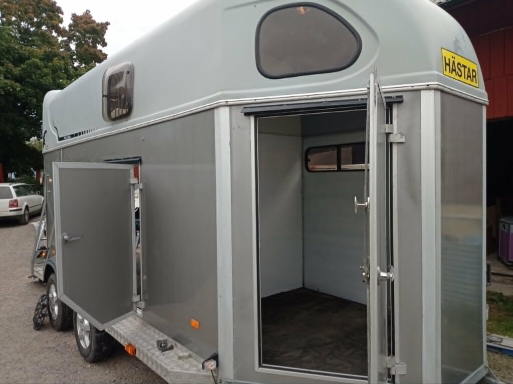 Cheval Liberté 2002 LIVING DeLuxe